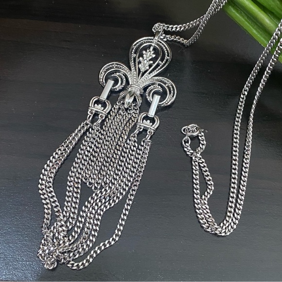 70s SARAH COVENTRY Grecian Silver-tone Fleur De Lis Tassel Draped Chain Necklace - Picture 3 of 14